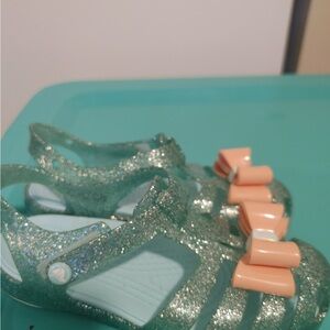 CROCS - Girls Green and Orange Sparkle Sandals
